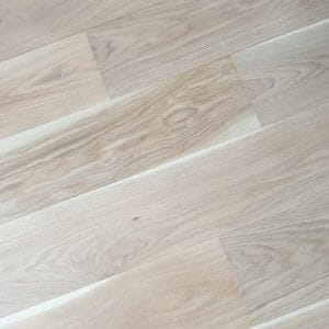 Dřevěná podlaha Dub světlý rustik